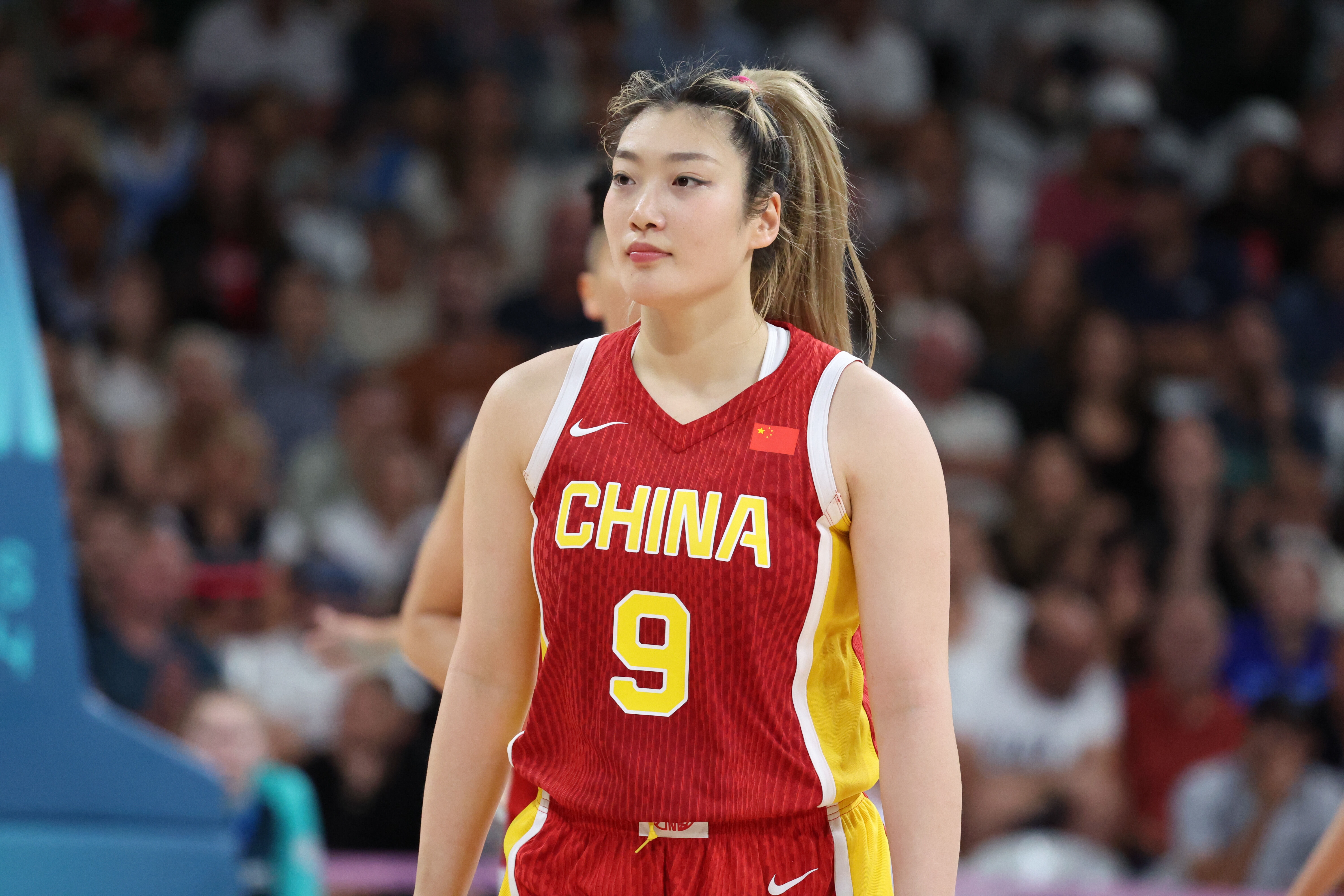 李夢三八婦女節(jié)更博：致敬每一個我們 祝我們節(jié)日快樂！